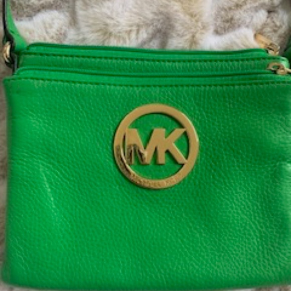Michael Kors Kelly Green Crossbody purse, handbag. Excellent Condition - Picture 3 of 8